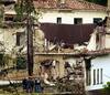 Destrozos ocasionados en el Cuartel de la Guardia Civil de Legutiano (Alava) tras la explosi&oacute;n de un coche bomba que caus&oacute; la muerte de un guardia civil y heridas a otras cuatro personas, el 14 de mayo de 2008.